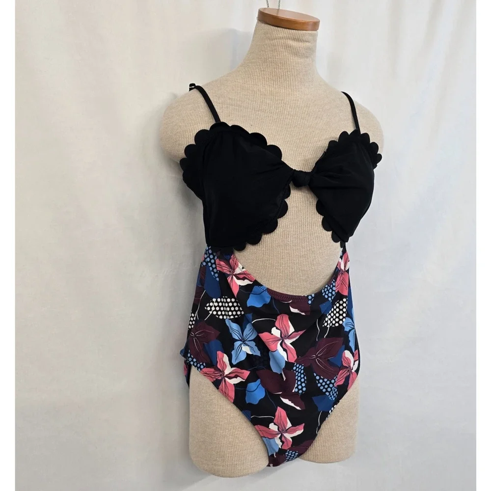 Cupshe One Piece Knotted Front Swimsuit Women's XXL Black Floral Scalloped NWOT